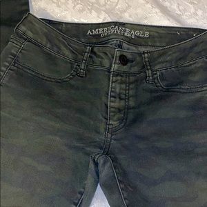✨AMERICAN EAGLE CAMO JEGGING✨